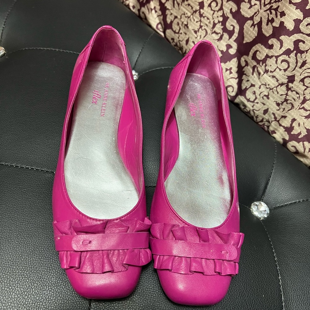 Hot pink leather ruffle ballerina flats Anne Klein iflex size 8 1/2